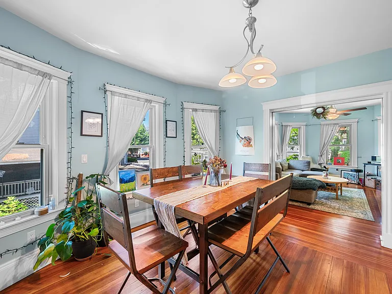 9 Waldo St #2 — Photo 3