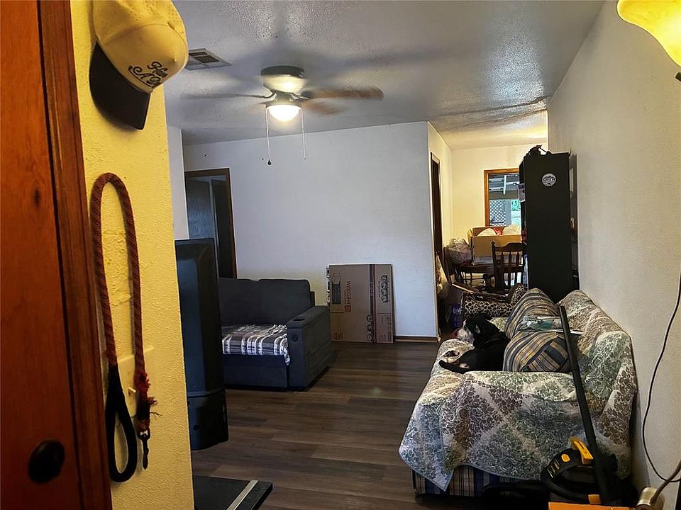2nd image of 102 Oakside Dr