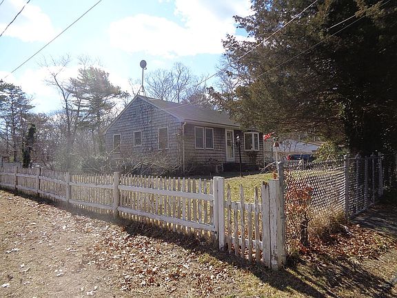 2nd image of 16 Briggs Ave
