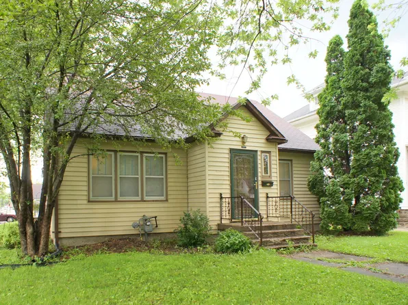 857 1st St, Webster City, IA 50595