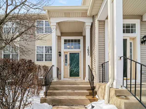 1605 Saint Claire Ct, Gurnee, IL 60031