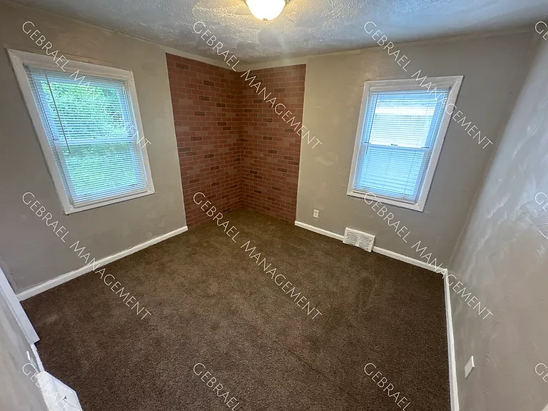 8606 Strathmoor St — Photo 6