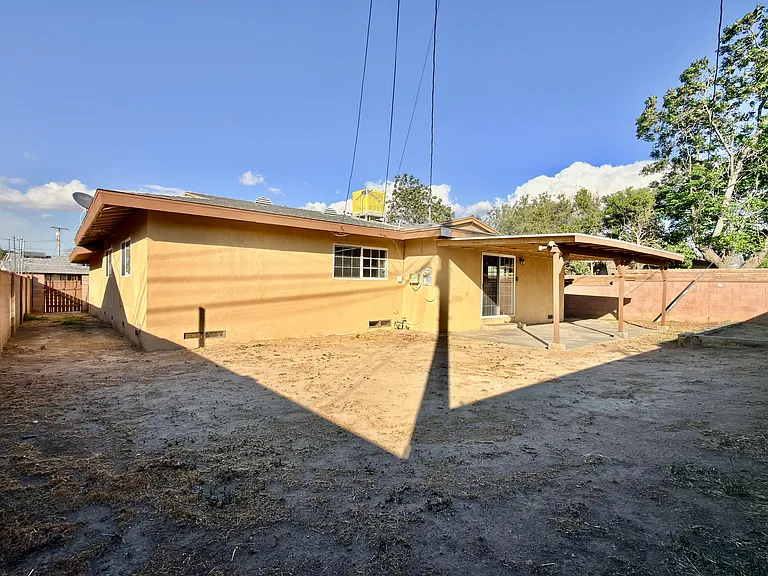 1268 W Avenue H12 — Photo 29