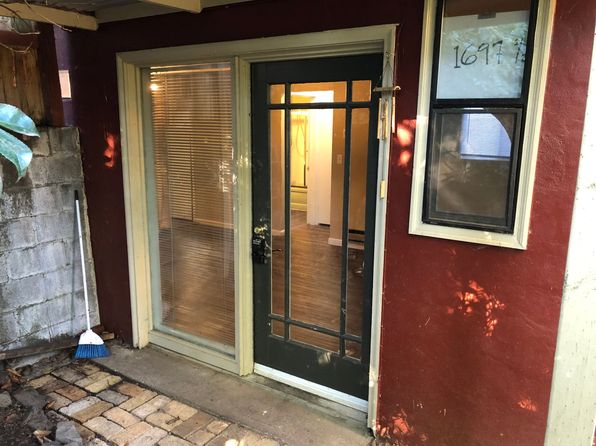 1697 1/2 Riverview St