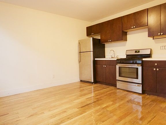 5th image of 360 Franklin Ave #01AR