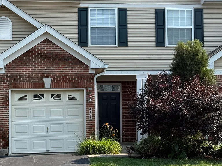 4407 Straight Arrow Rd — Photo 1