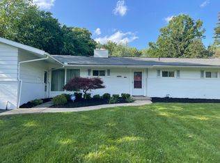 25471 Bryden Rd, Beachwood, OH 44122