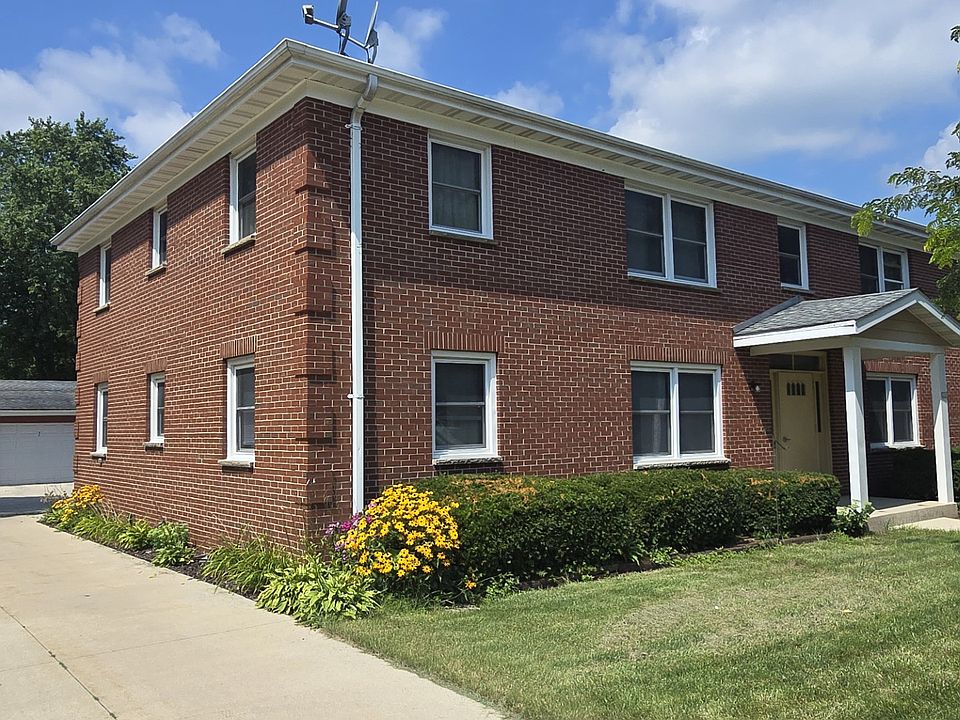 Lovely 2BR Upper Unit!