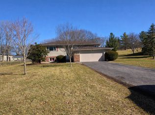 5N087 Mary Ct, St Charles, IL