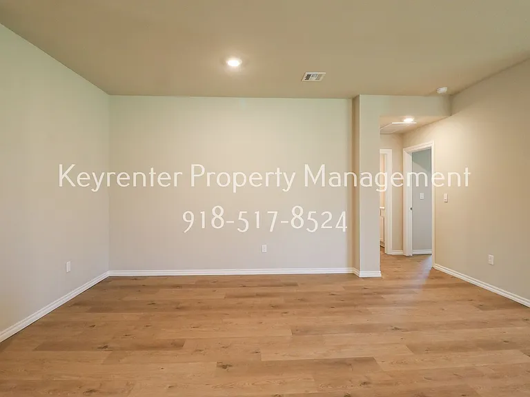 15610 S 75th East Ave — Photo 12