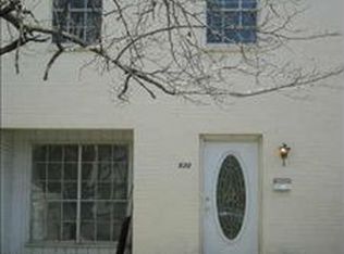 930 N Riverside Dr, Fort Worth, TX 76111