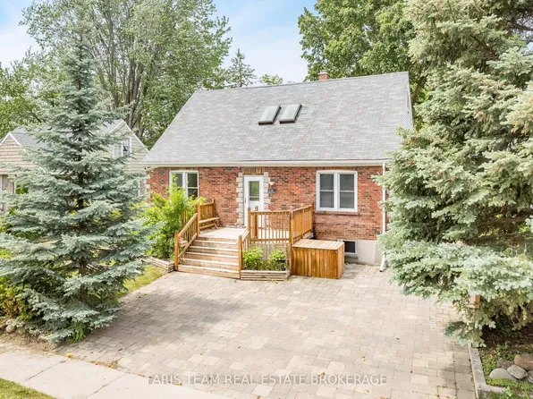 18 Holgate St, Barrie, ON L4N 2T5