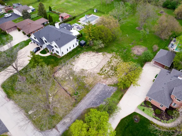 7725 Drew Ave, Burr Ridge, IL 60527