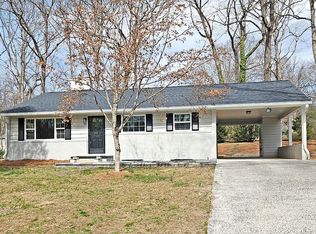 415 Pinecrest Dr, Mount Airy, NC 27030