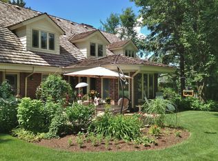 20 Concord Dr, Oak Brook, IL 60523