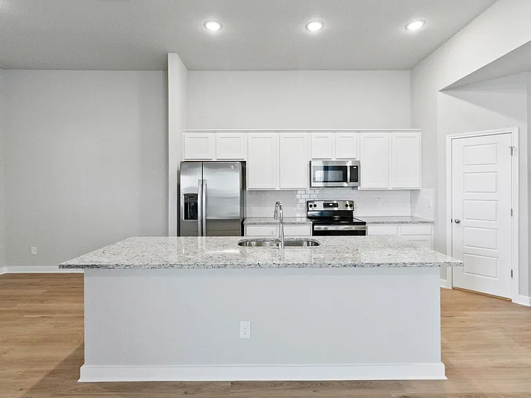 801 Staglin St #A — Photo 5