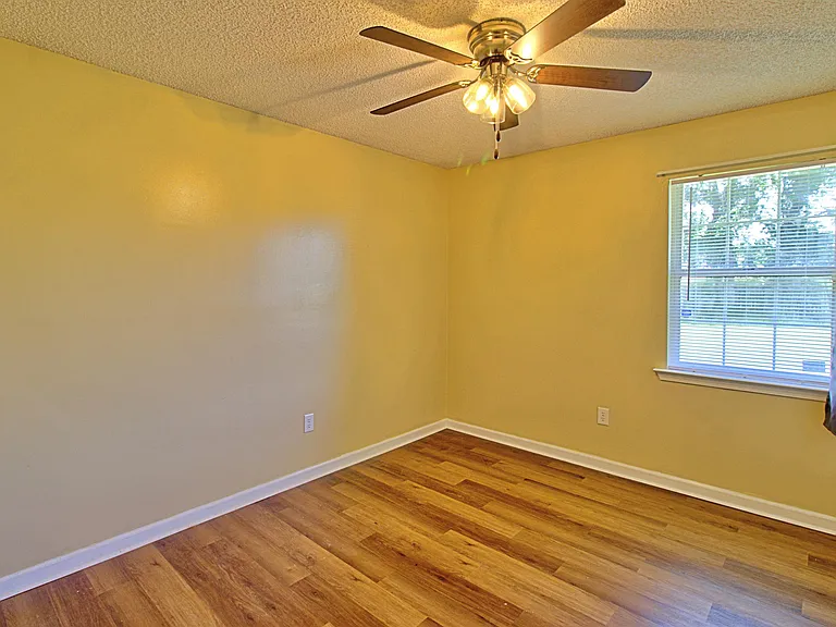 205 Tempest Ln — Photo 20