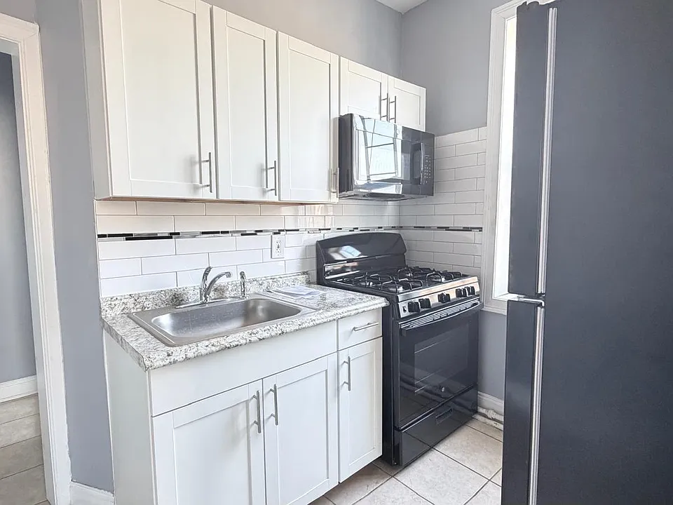 662 Avenue A #17E