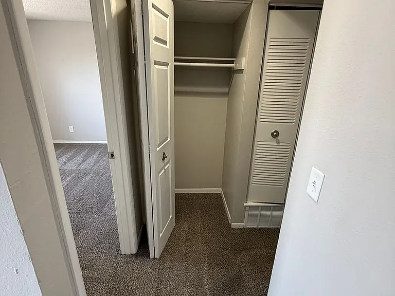 Bellevue Hills Apartment Homes — Photo 51