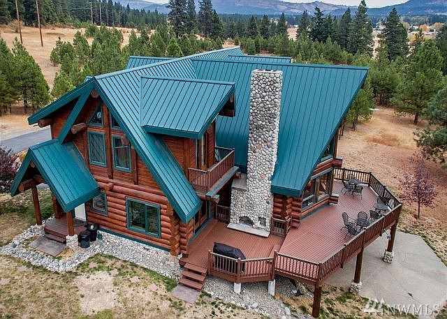 Custom log home fully furnished