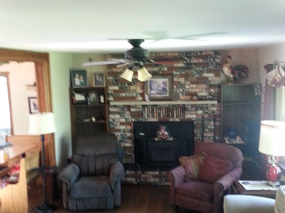 living room with Fireplace