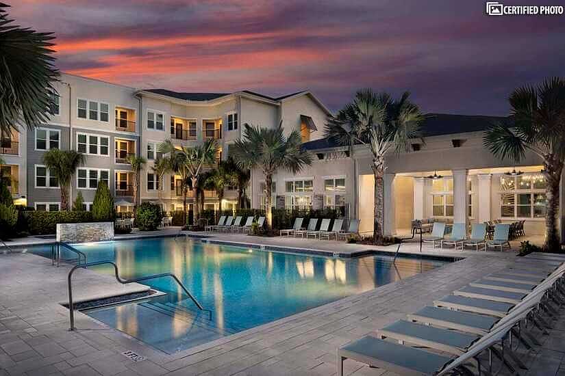 Furnished 2BR Pool View by Moffitt USF