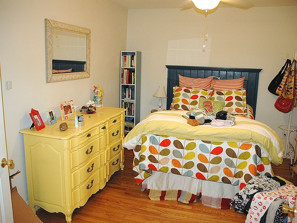 1st image of 160 Smith St APT 3F