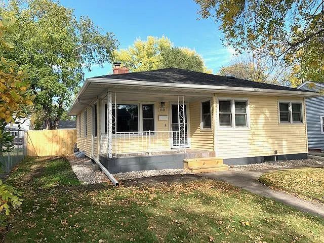 4 bed, 2124 sqft, $2,200 — Photo 2