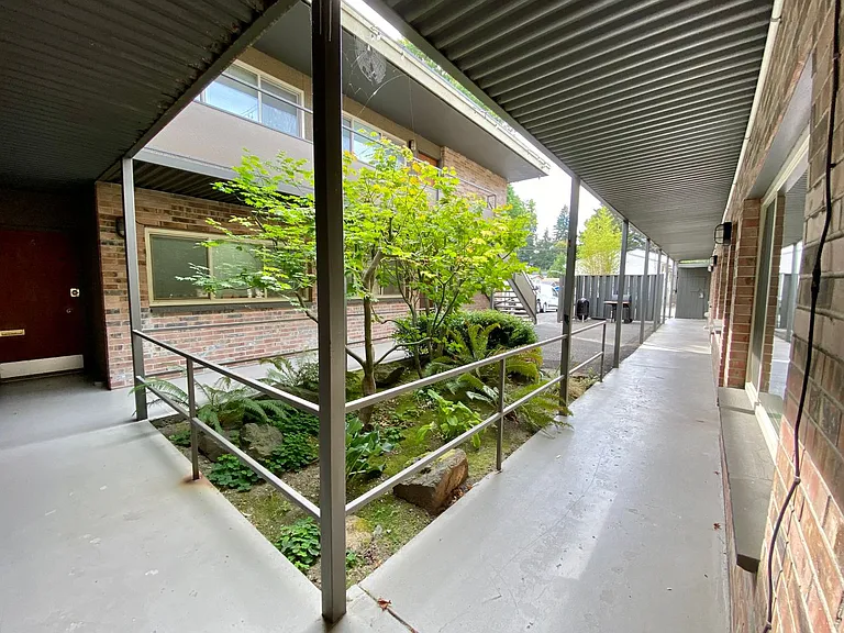 Welcome to Parkwood Apartments! — Photo 20
