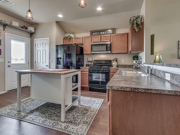 4th image of 1750 Bradford Pl