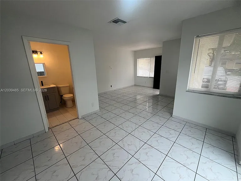 28 E 20th St #1 — Photo 10
