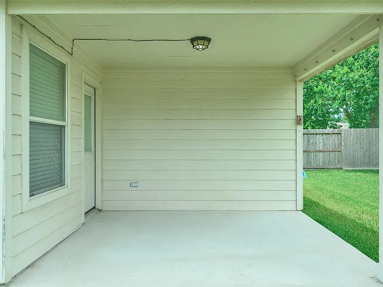 4243 Medina River Loop — Photo 37