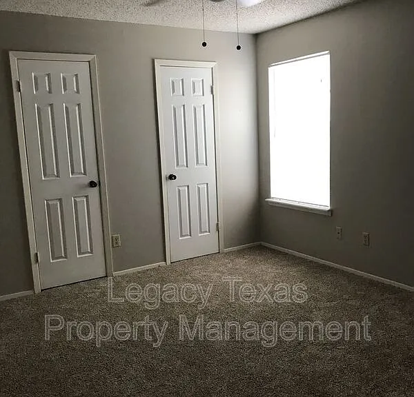 1401 Courtney Pl #C — Photo 5