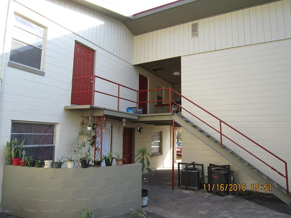 2nd image of 4565 Lexington Ave APT 9