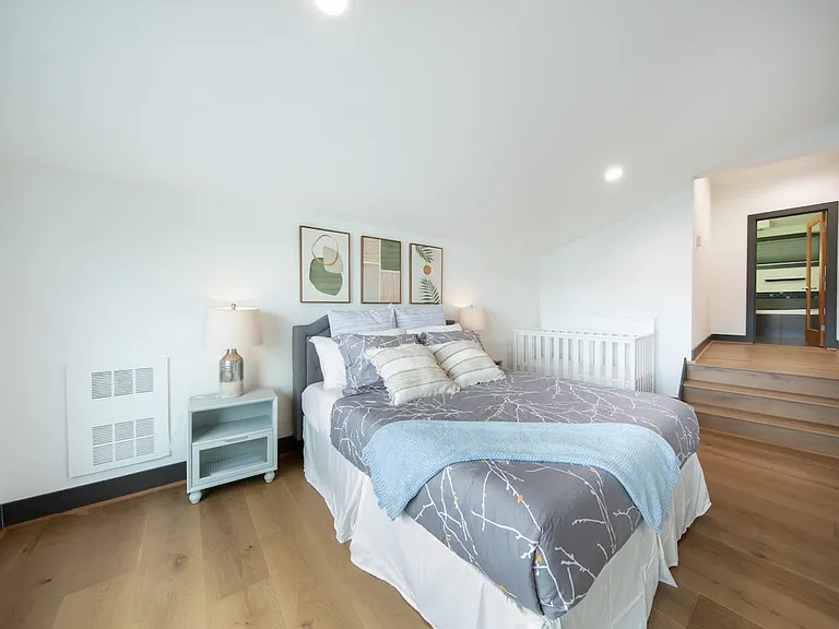 558 Highland Dr — Photo 26