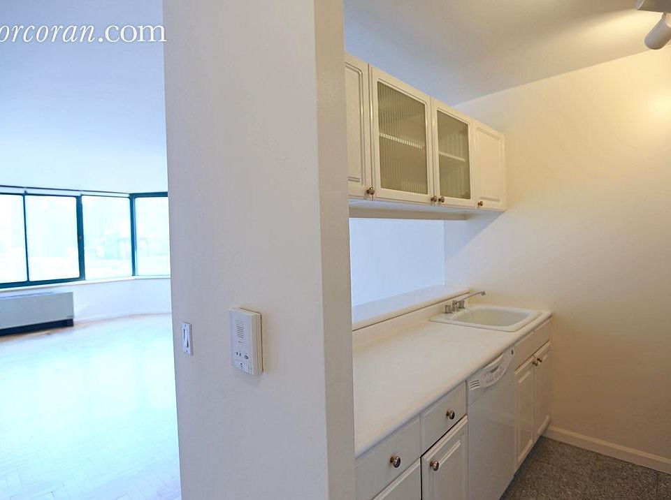 1st image of 201 W 72nd St APT 12B