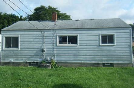 2nd image of 28801 Balmoral St