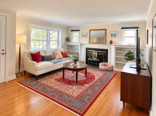 63 Ardmore Rd #1, West Hartford, CT 06119