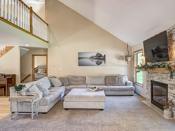 4th image of 3208 Tiburon Drive
