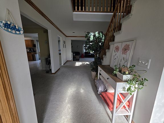 2nd image of 1152 Congress Dr