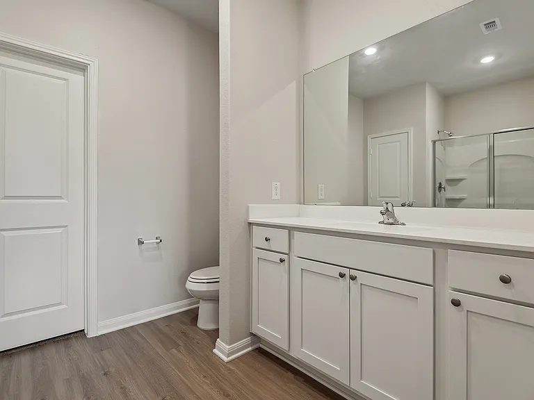 The master bathroom.