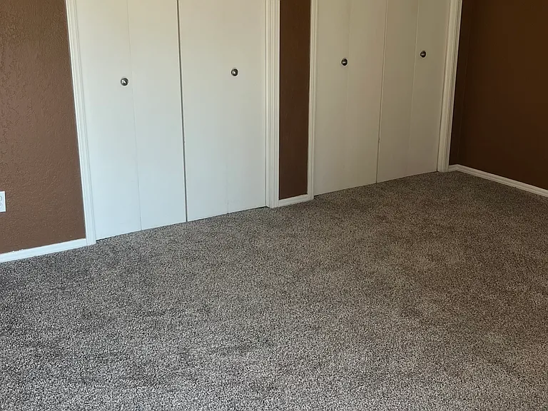 1001 Sandhurst Dr — Photo 10