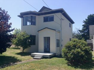 832 4th St, Cosmopolis, WA 98537