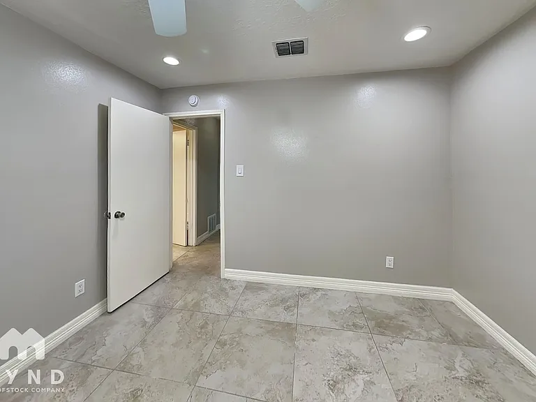 10503 Kirkdale Dr — Photo 7