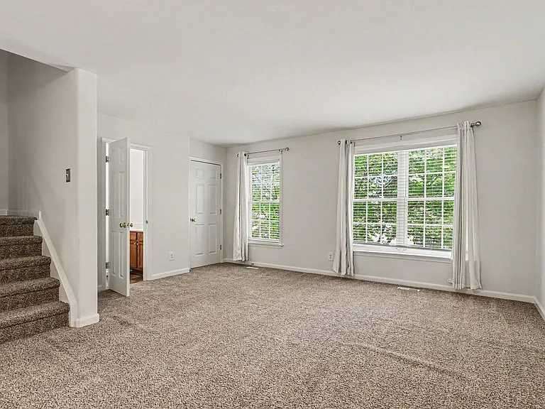 23043 Triple Crown Dr — Photo 13