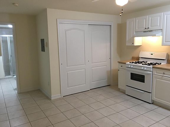 3rd image of 192 Sneden Ave #1A