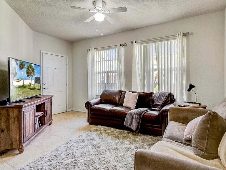 130 Peacock Blvd #16 — Photo 3