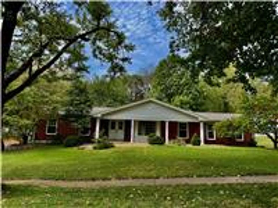 1st image of 131 Portico Dr