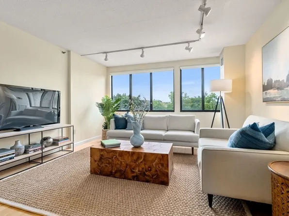 1731 Beacon St APT 508, Brookline, MA 02445