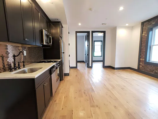 Rented by EXR | media 69